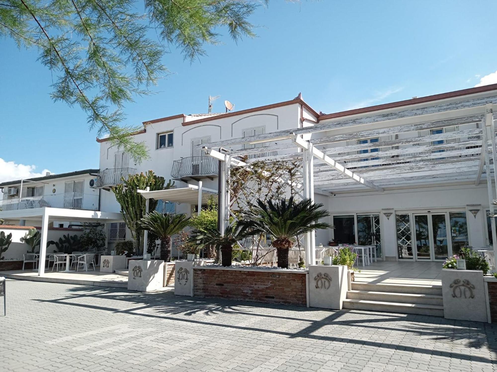 Hotel Mandetta - Adults Only Паестум Екстериор снимка